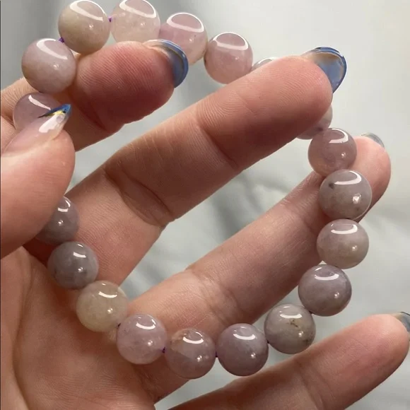 Elegant Pink Amethyst Beaded Bracelet - Picture 5 of 8